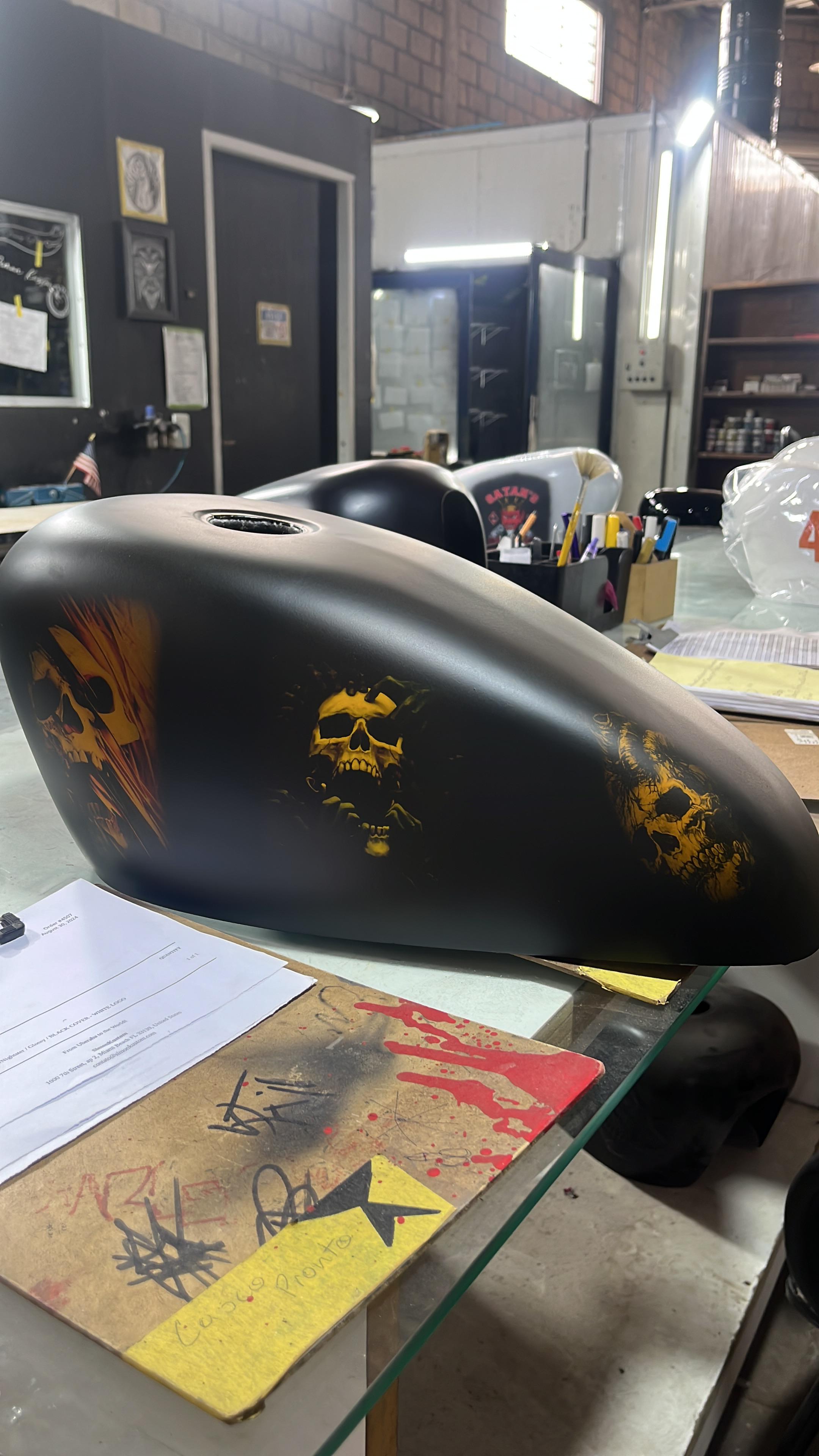 Golden Skulls - Iron - SimonKustom