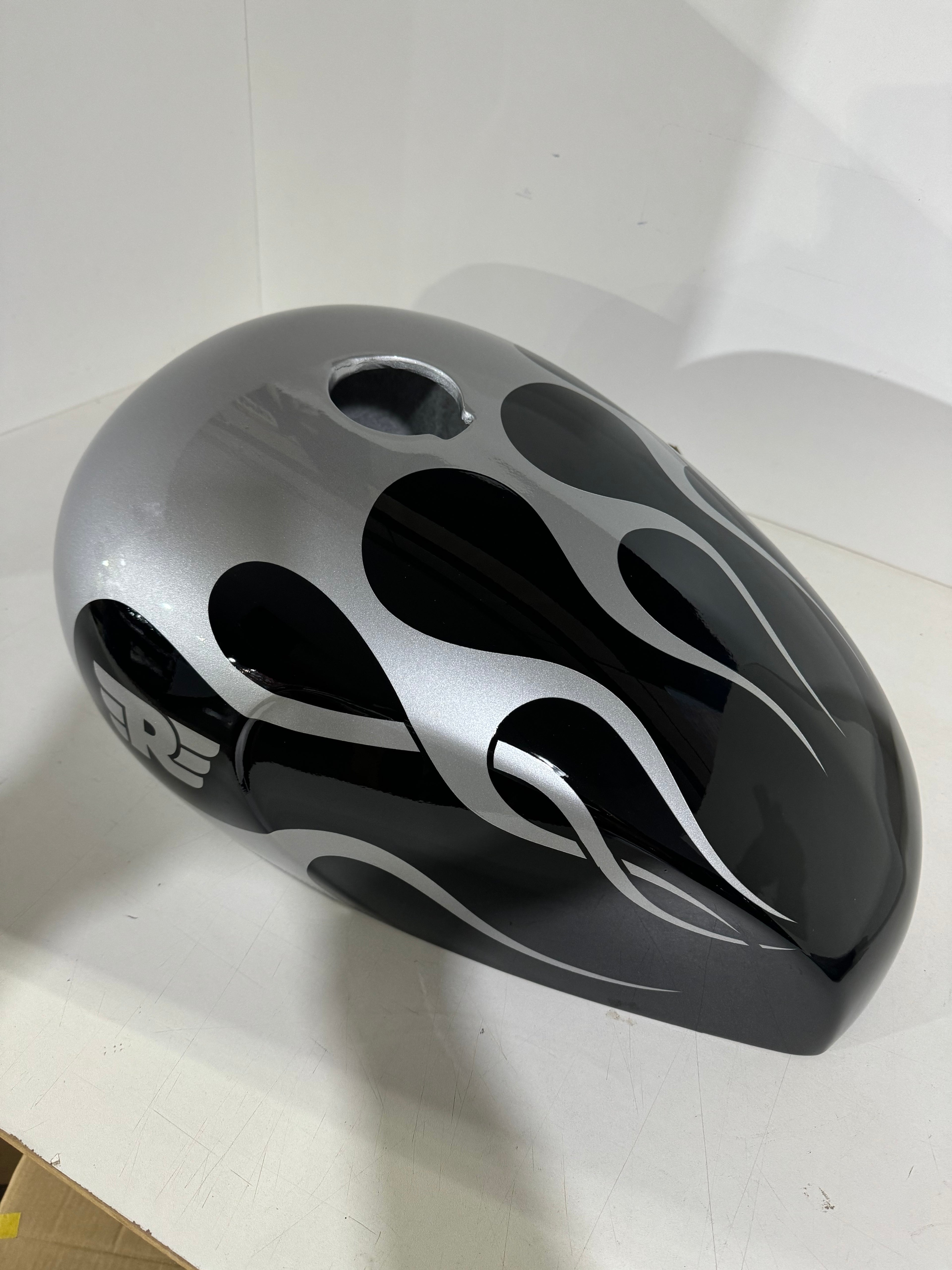 EREZHABI SILVER FLAMES - Iron - SimonKustom