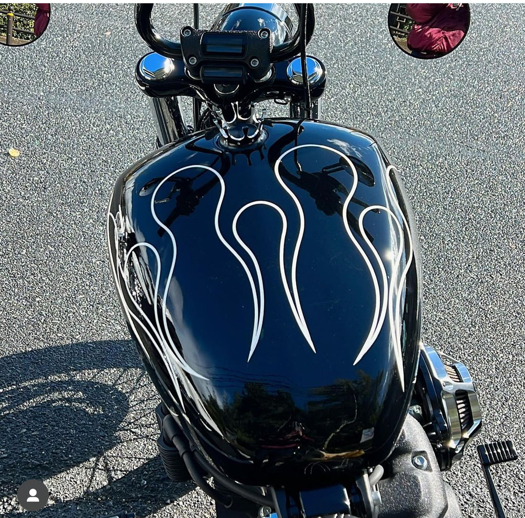 BLACK & WHITE STRIPE FLAMES - Iron - SimonKustom