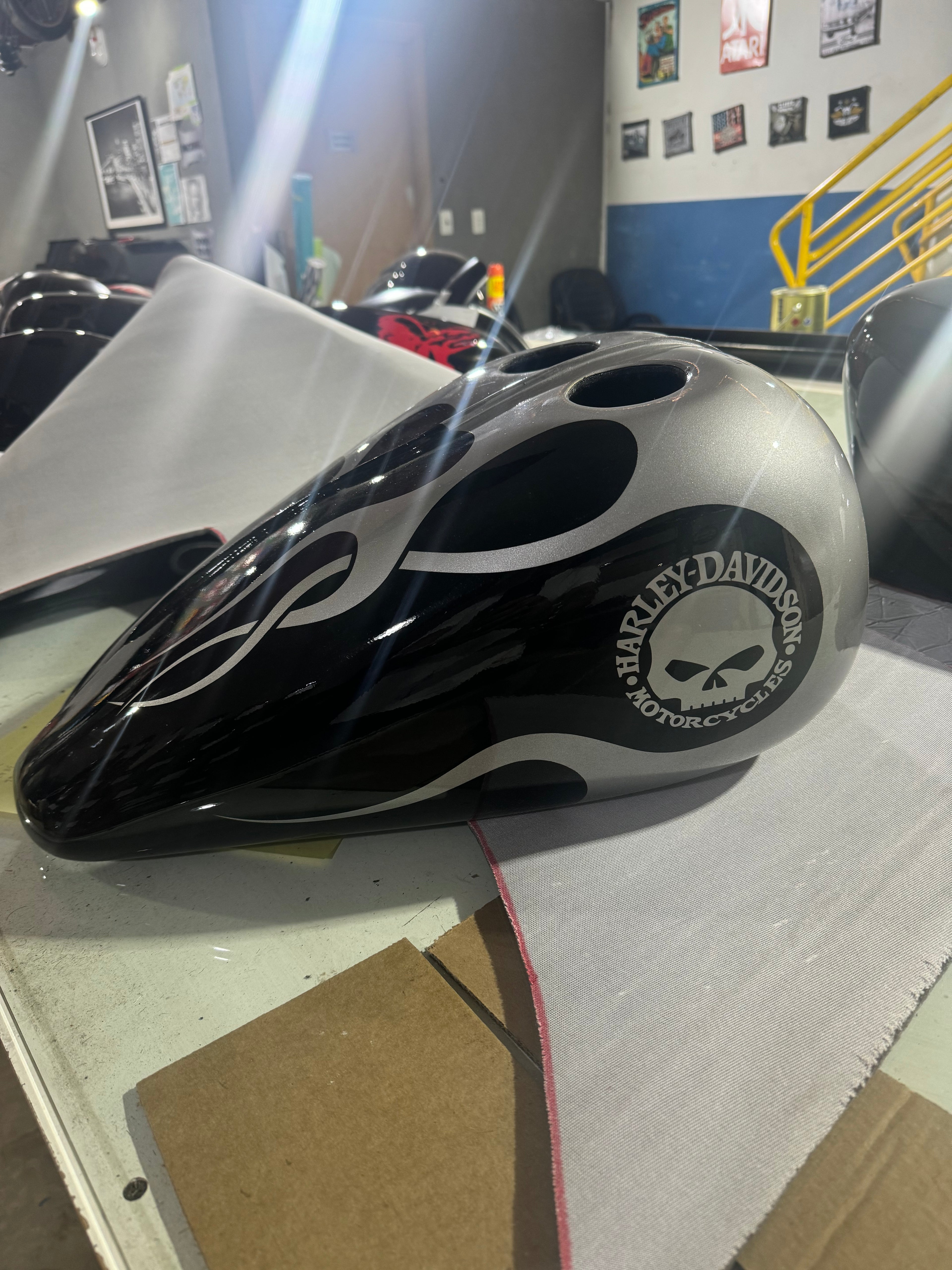 EREZHABI SILVER FLAMES - Iron - SimonKustom
