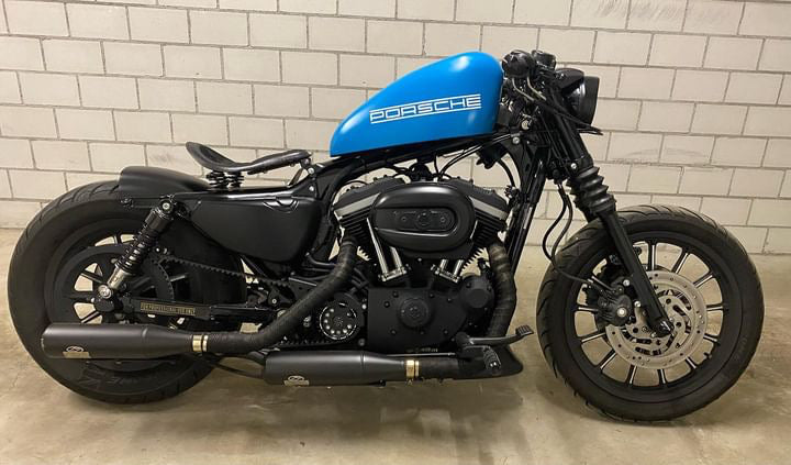 Blue Mooser Porsche - FortyEight - SimonKustom