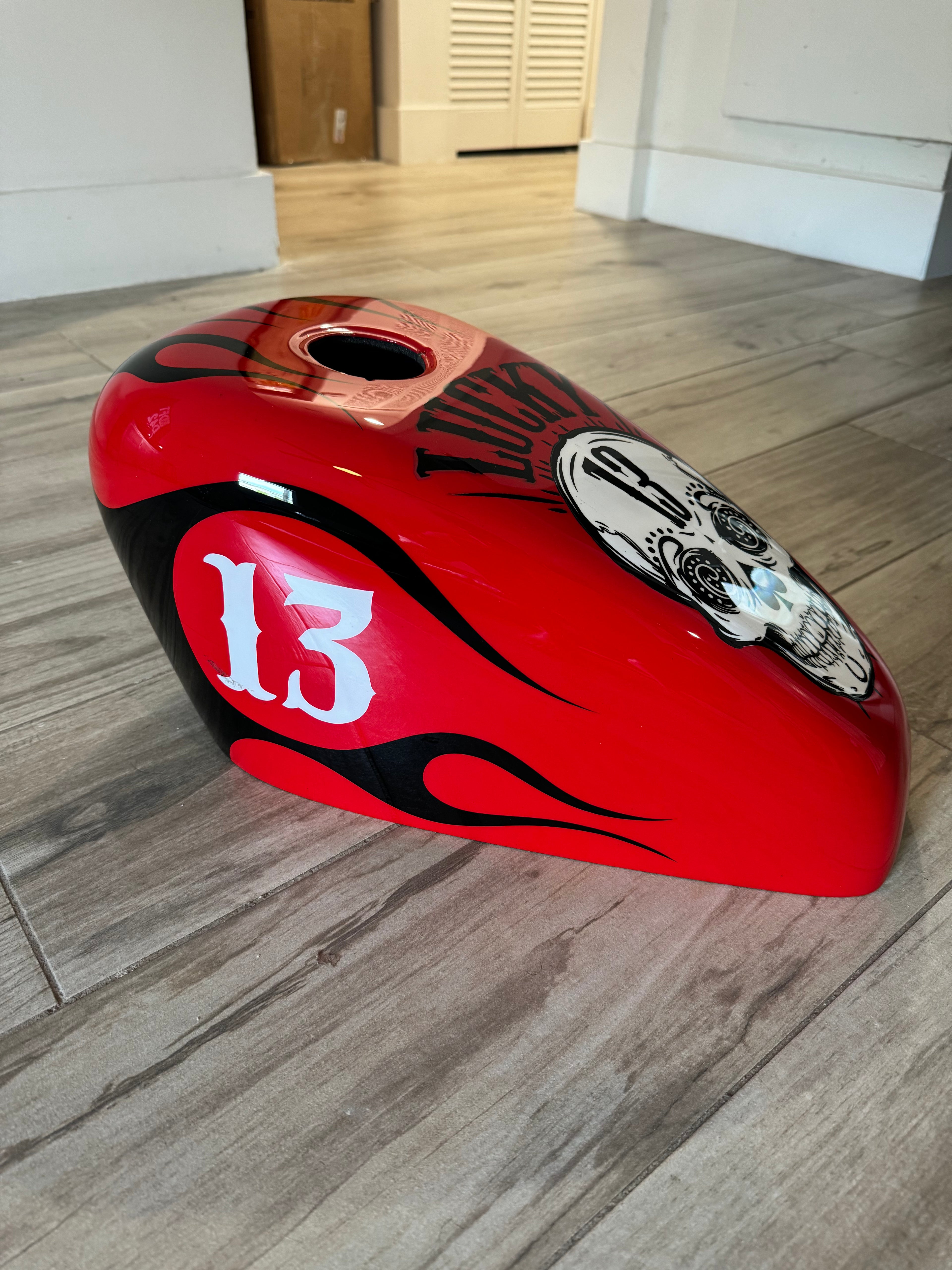 LUCKY 13 - Iron - SimonKustom