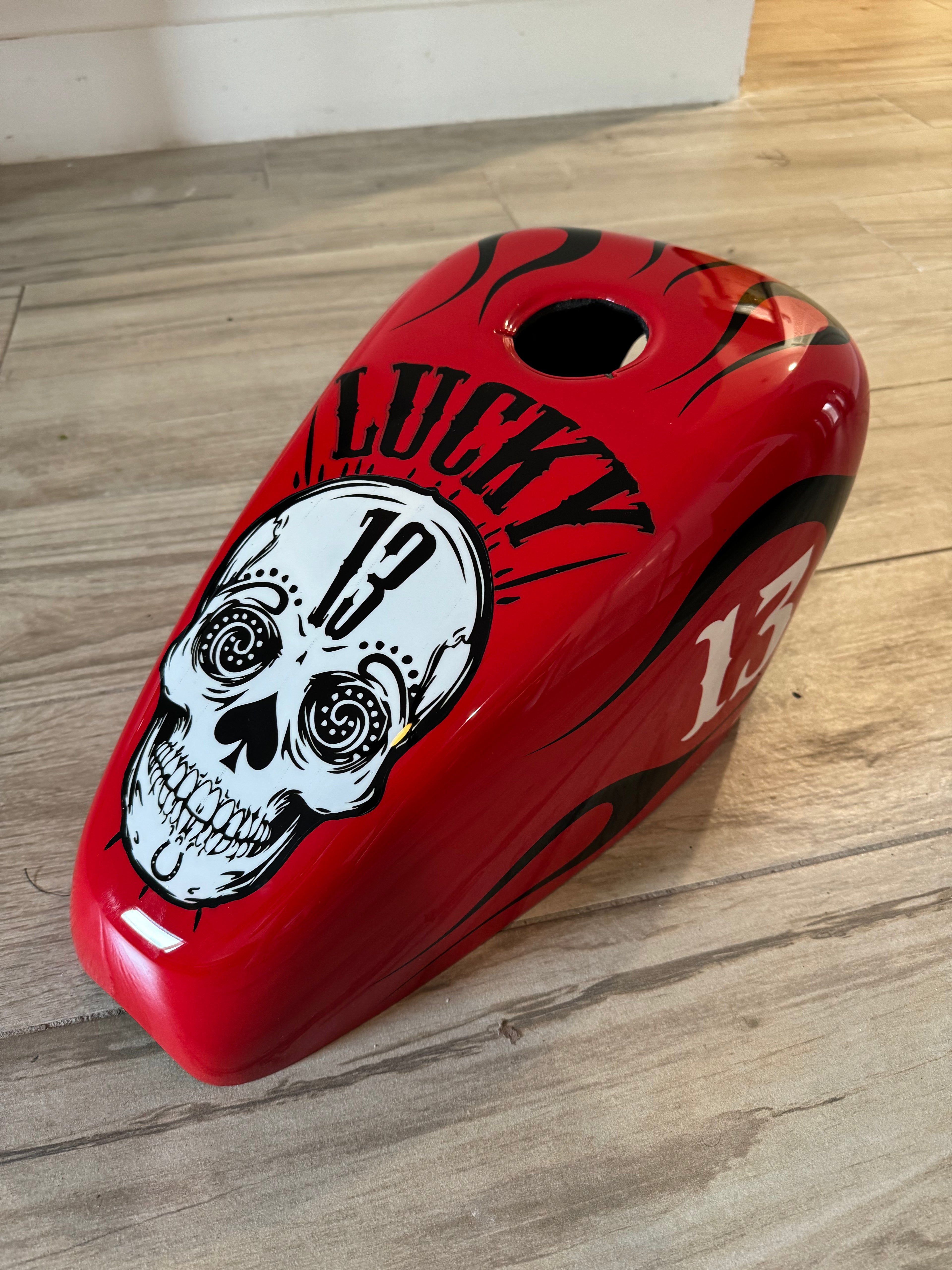 LUCKY 13 - Iron - SimonKustom