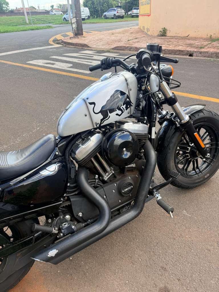 METAL BULLS - SimonKustom