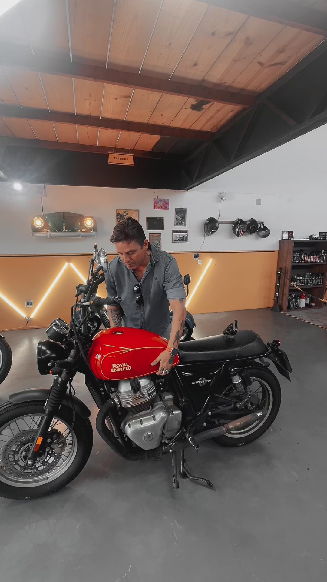 Red Queen - Royal Enfield