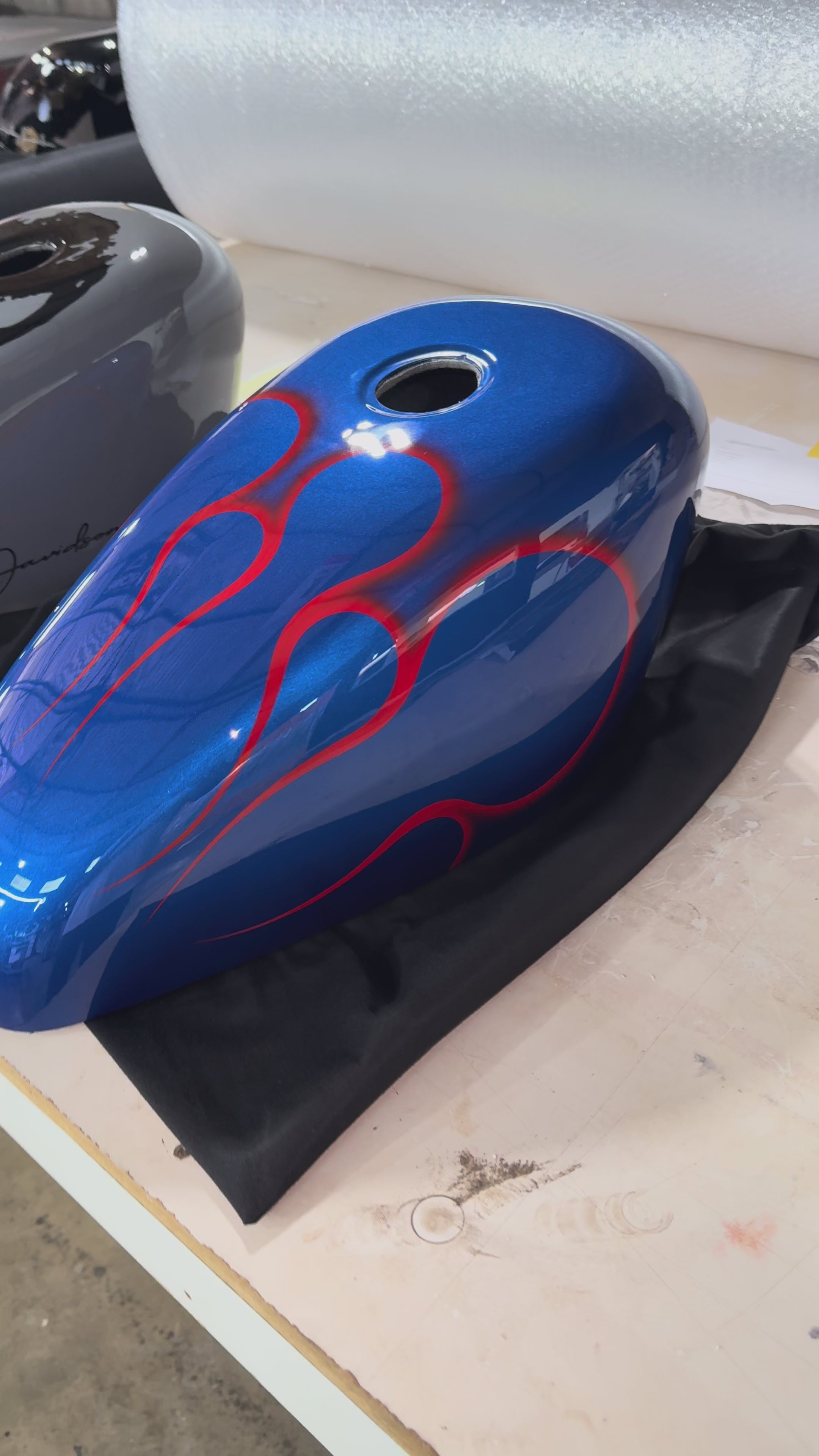RED BLUE
