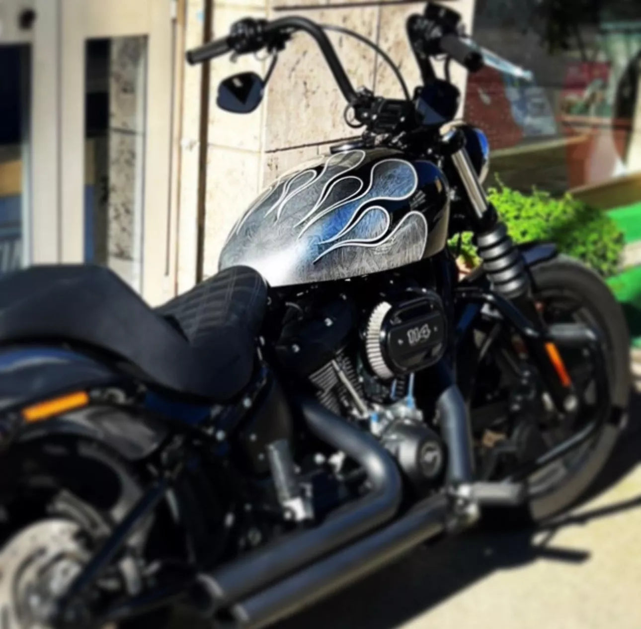 BLACK FLAMES SILVER 3D CRYSTAL - FortyEight - SimonKustom